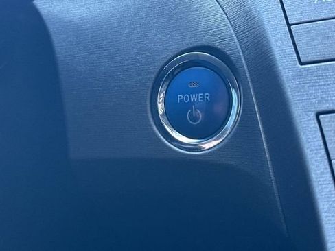 Used 2014 Toyota Prius Two image 24