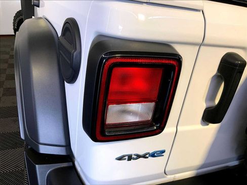 Used 2023 Jeep Wrangler Unlimited w/ Cold Weather Group AWD/4WD image 30