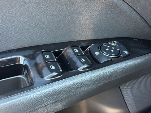 Used 2016 Ford Fusion SE w/ Equipment Group 201A image 18