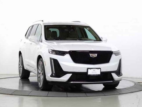 Used 2021 Cadillac XT6 Sport w/ Platinum Package image 12