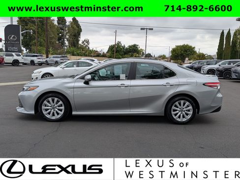 Used 2018 Toyota Camry LE FWD image 12