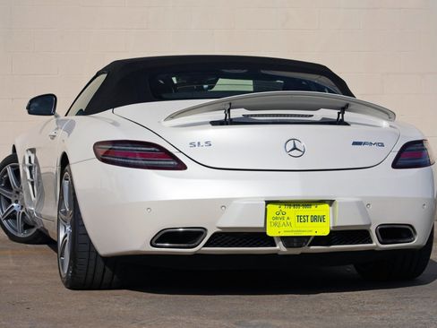 Used 2012 Mercedes-Benz SLS AMG Roadster image 6