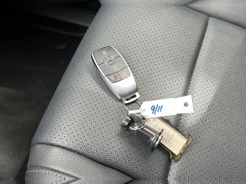 Used 2024 Mercedes-Benz GLS 450 4MATIC image 18