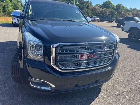 Used 2017 GMC Yukon SLT RWD image 2