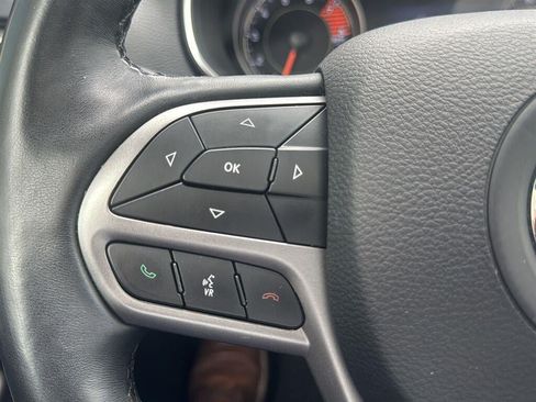 Used 2019 Jeep Cherokee Limited AWD/4WD image 21