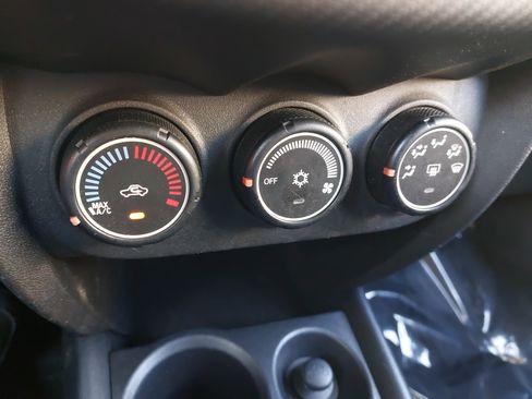 Used 2016 Mitsubishi Outlander Sport ES image 23