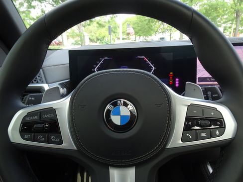 Used 2024 BMW X5 xDrive40i w/ M Sport Package AWD/4WD image 15