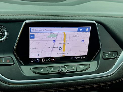 Used 2020 Chevrolet Blazer Premier w/ LPO, Black Grille Bar Package image 9