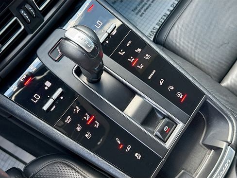 Used 2022 Porsche Macan S AWD/4WD image 28