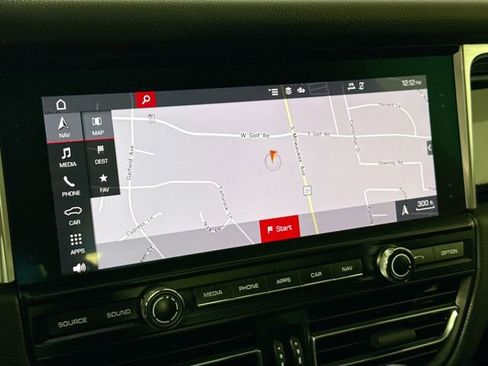 Used 2021 Porsche Macan S image 8