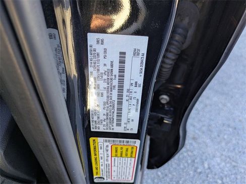 Used 2022 Ford Ranger Lariat w/ Tremor Off-Road Package image 32