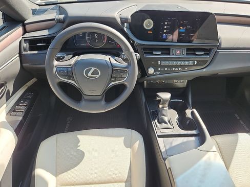 Used 2024 Lexus ES 350 w/ Premium Package FWD image 3