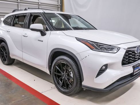 Used 2020 Toyota Highlander Limited FWD image 5