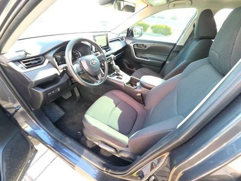 Used 2025 Toyota RAV4 LE image 12