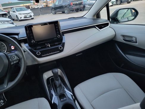 Used 2022 Toyota Corolla LE FWD image 29