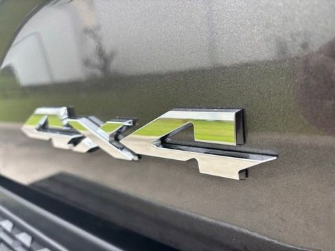 Used 2025 RAM 2500 Tradesman w/ Chrome Appearance Group image 12