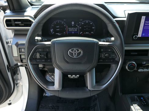Used 2024 Toyota Tacoma TRD Sport image 19