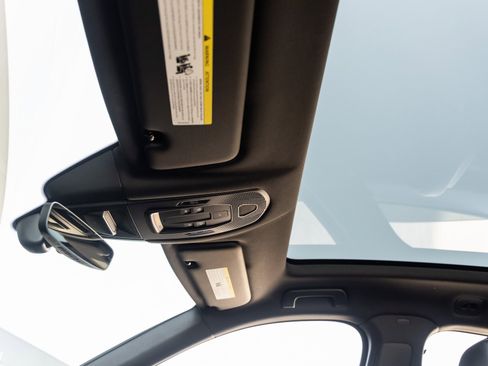 Certified 2025 Porsche Cayenne Coupe image 23