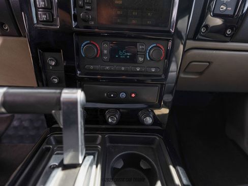 Used 2004 HUMMER H2 w/ Preferred Equipment Group image 36