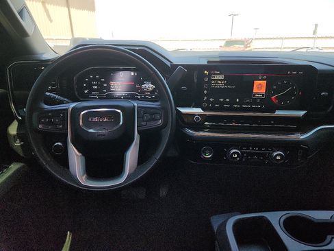 Used 2023 GMC Sierra 1500 SLE AWD/4WD image 11