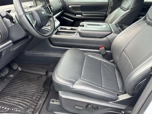 Certified 2025 Ford Expedition Platinum w/ Stealth Appearance Package AWD/4WD image 5
