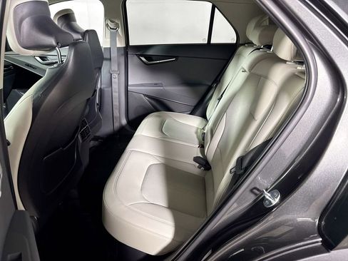 New 2025 Kia Niro EX image 19