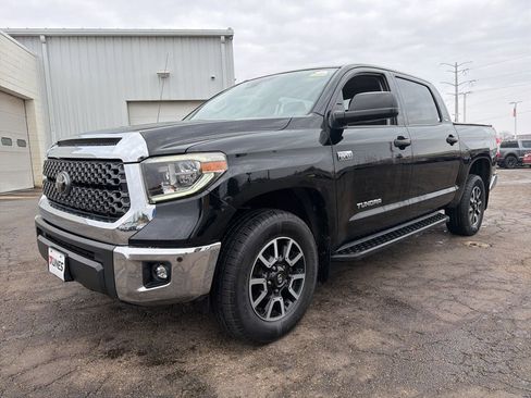 Used 2018 Toyota Tundra SR5 image 8