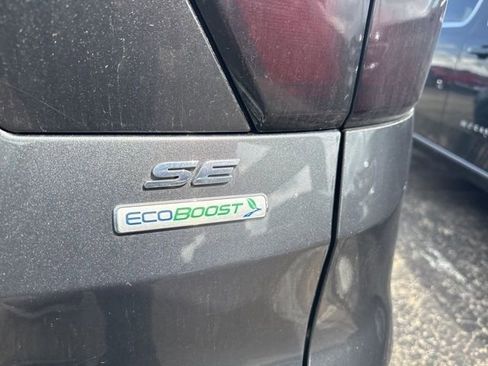 Used 2019 Ford Escape SE FWD image 8
