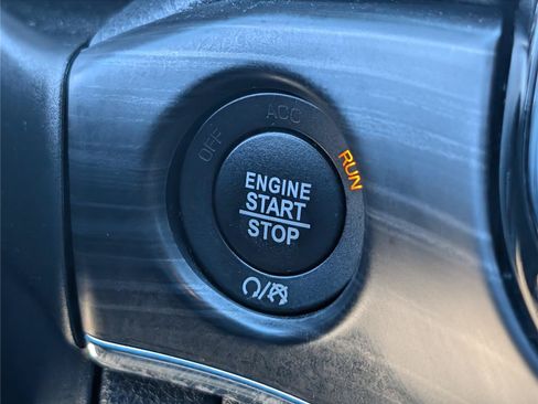 Used 2020 Jeep Grand Cherokee Limited AWD/4WD image 26