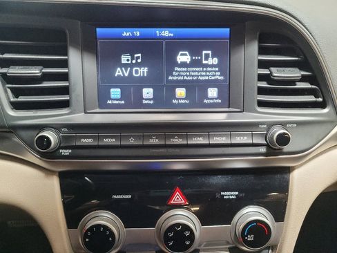 Used 2019 Hyundai Elantra SEL FWD image 25