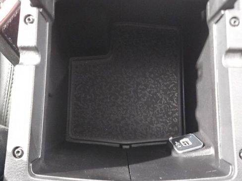 Used 2022 Jeep Wrangler Unlimited Sport AWD/4WD image 25