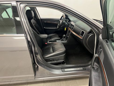 Used 2012 Lincoln MKZ image 30