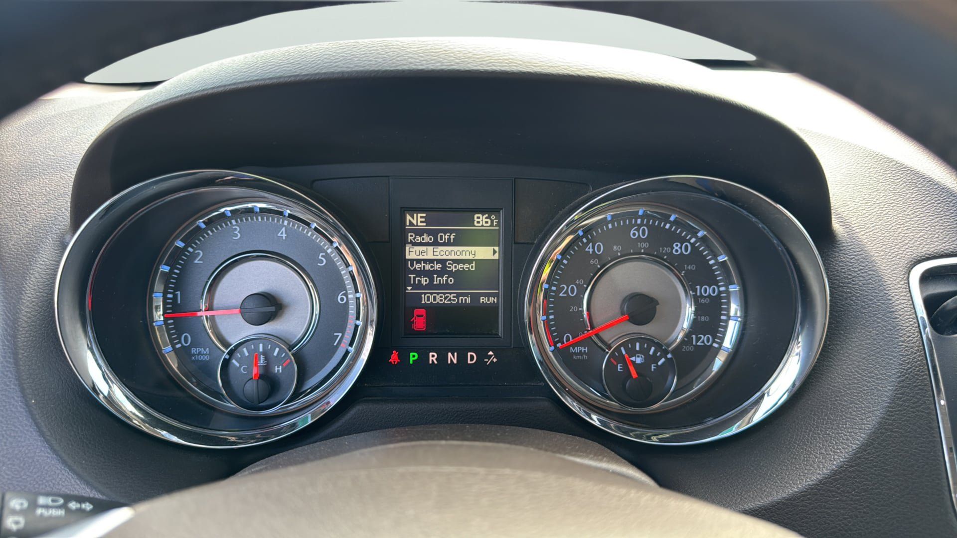Used 2012 Chrysler Town & Country Touring w/ Entertainment Group #1 FWD image 29