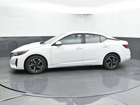 Used 2024 Nissan Sentra SV FWD image 8