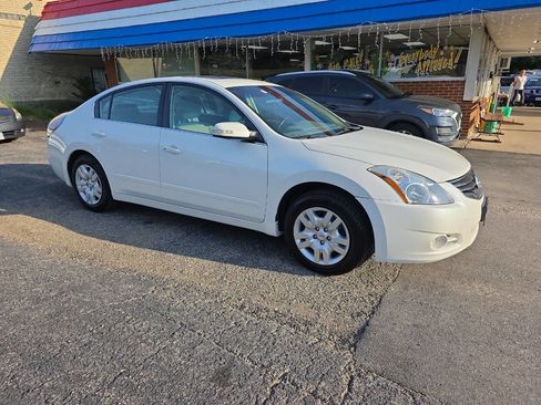 Used 2010 Nissan Altima 2.5 S w/ Convenience Plus Pkg image 6