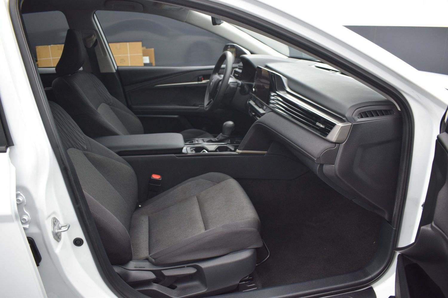 Used 2025 Toyota Camry LE w/ Convenience Package FWD image 10
