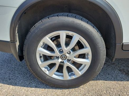 Used 2020 Nissan Rogue S AWD/4WD image 5