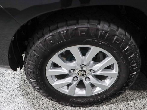 Used 2019 Toyota Land Cruiser image 11