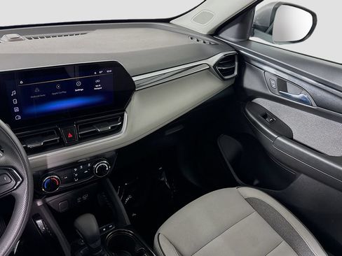 Certified 2025 Chevrolet TrailBlazer LT AWD/4WD image 24