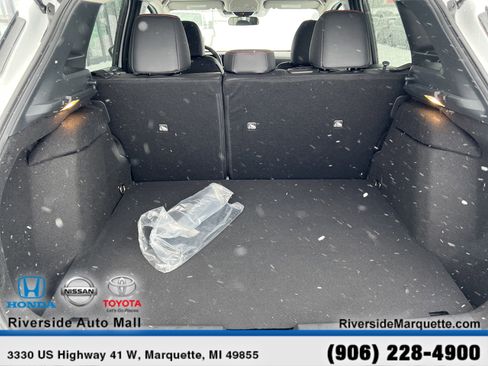 Used 2025 Nissan Kicks SR image 8