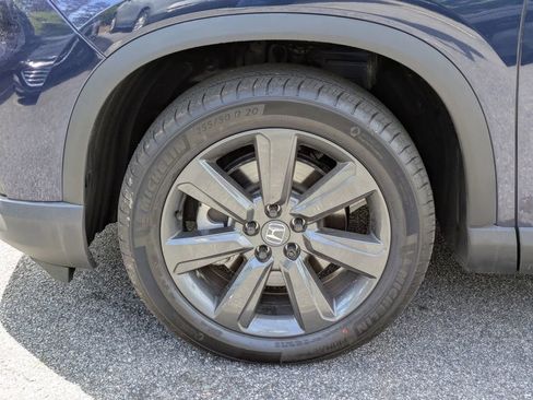 Used 2025 Honda Pilot Sport image 12