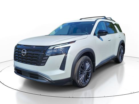 New 2026 Nissan Pathfinder SL FWD image 3