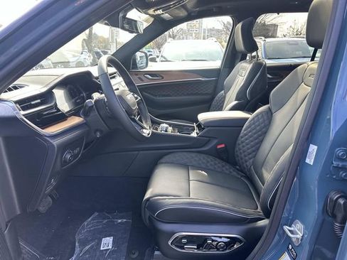New 2026 Jeep Grand Cherokee Summit AWD/4WD image 9