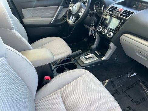Used 2018 Subaru Forester 2.5i Premium w/ All-Weather Package AWD/4WD image 17