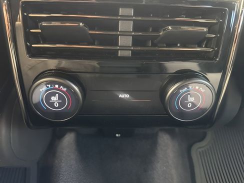 Used 2025 Land Rover Range Rover Sport SV Edition Two image 13