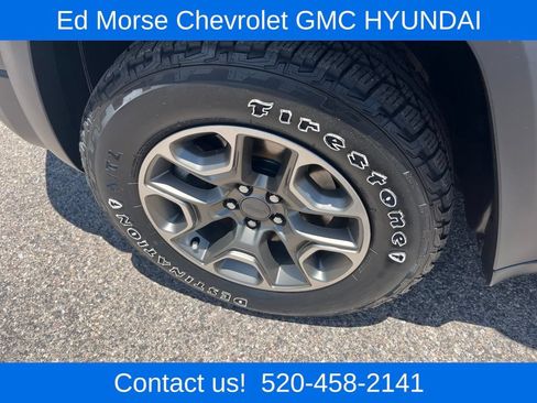 Used 2020 Jeep Cherokee Trailhawk AWD/4WD image 22