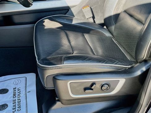 Used 2019 RAM 1500 Laramie AWD/4WD image 13