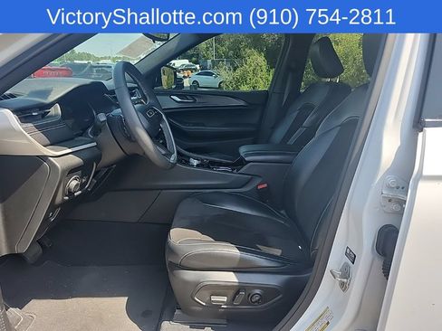 Certified 2023 Jeep Grand Cherokee Altitude AWD/4WD image 17