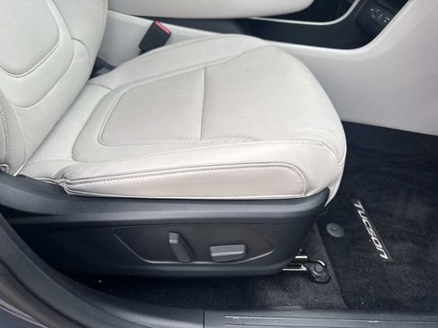 Used 2026 Hyundai Tucson Limited FWD image 15