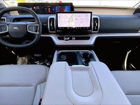 New 2026 Ford Expedition Active RWD image 5